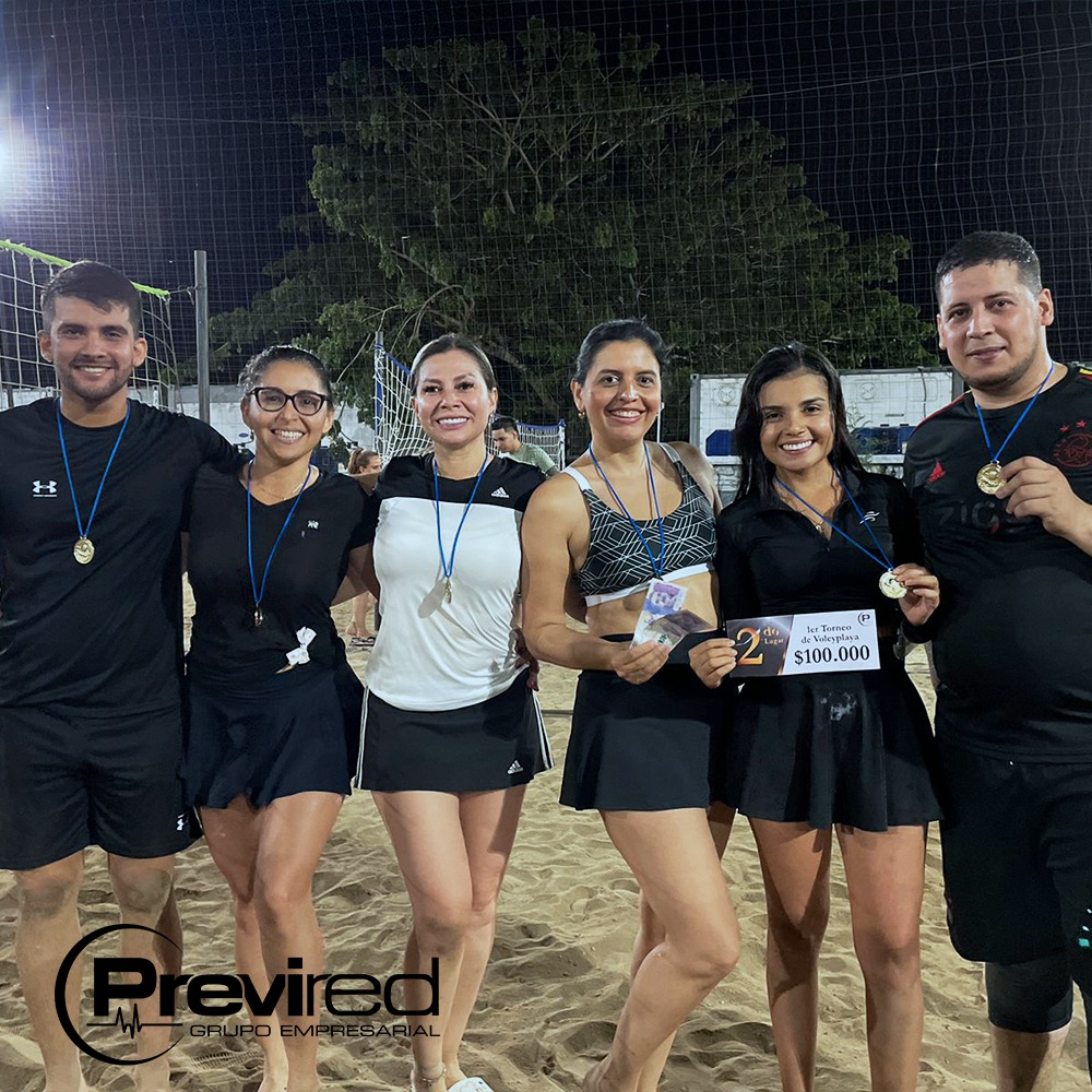 Colaboradores de Previred en el primer torneo de volleyplaya