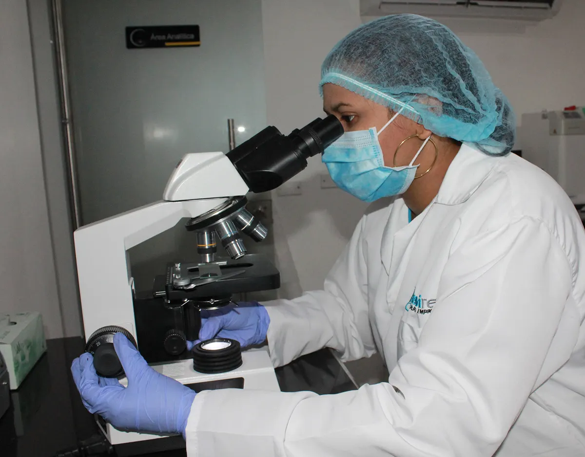 Laboratorio clínico en la Clínica Especializada Previred